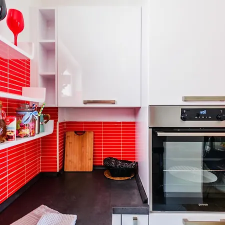 Fancy - Near The Bridge זאדאר