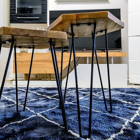 Fancy - Near The Bridge דירה זאדאר