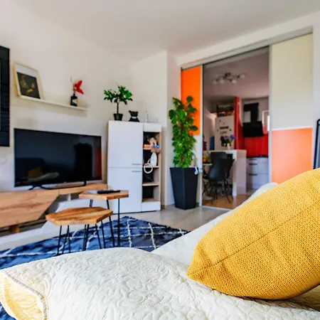 Fancy - Near The Bridge זאדאר